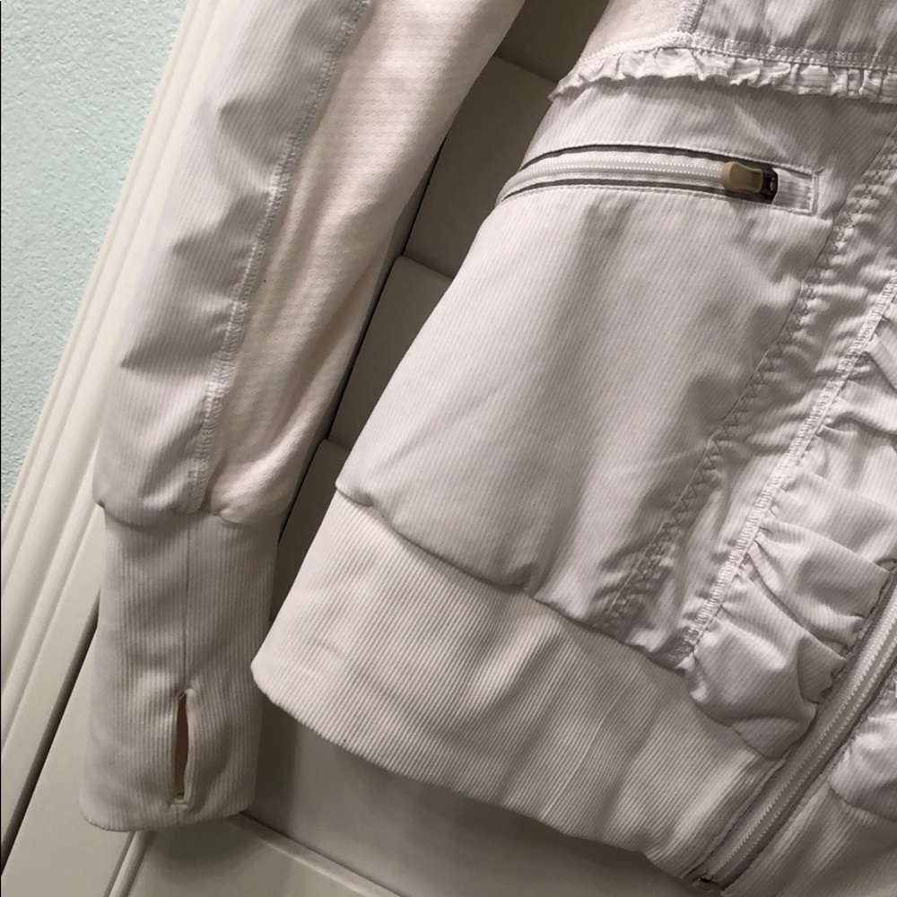 Lululemon white spring jacket - Picture 4 of 7